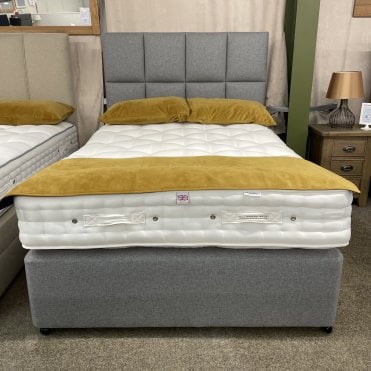 Double Millbrook Grandeur 10,000 2+2 Drawer Sprung Divan Set & Yara Headboard 