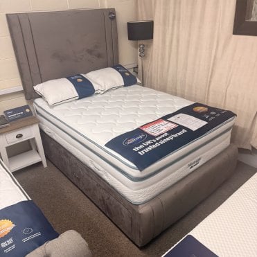 Double 2+2 Drawer Divan Base & 36" Strutted Headboard 