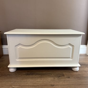 Snowdon Wooden White Ottoman Box